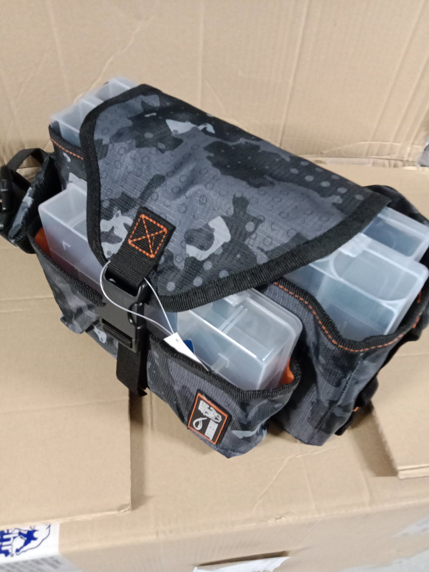 Behr Ranger 12 Angeltasche 28x14x17 mir 3 Boxen